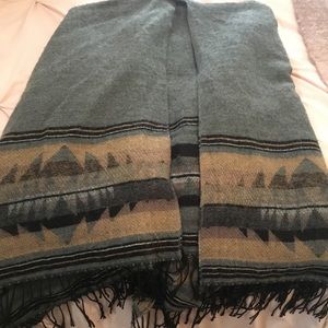 BB Dakota Wrap Aztec Fringe one size